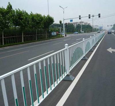 汕尾道路防護(hù)欄 云浮路側(cè)烤漆欄桿 河源道路防護(hù)欄